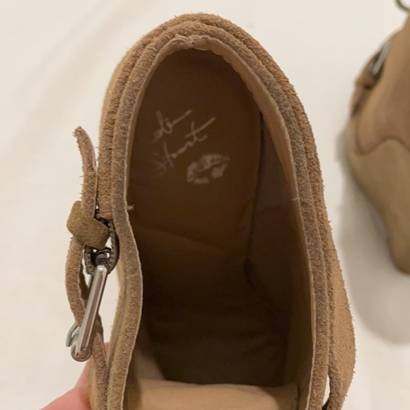 Brown/tan suede wedges - Picture 6 of 9